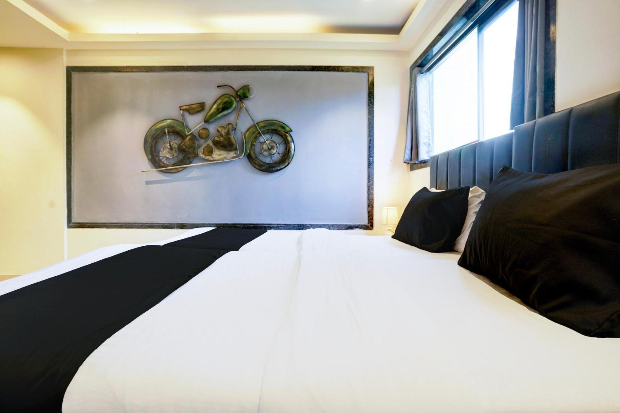 Super Hotel O Seawoods Near Palm Beach Road Formerly Sai Roop Нави Мумбай Екстериор снимка