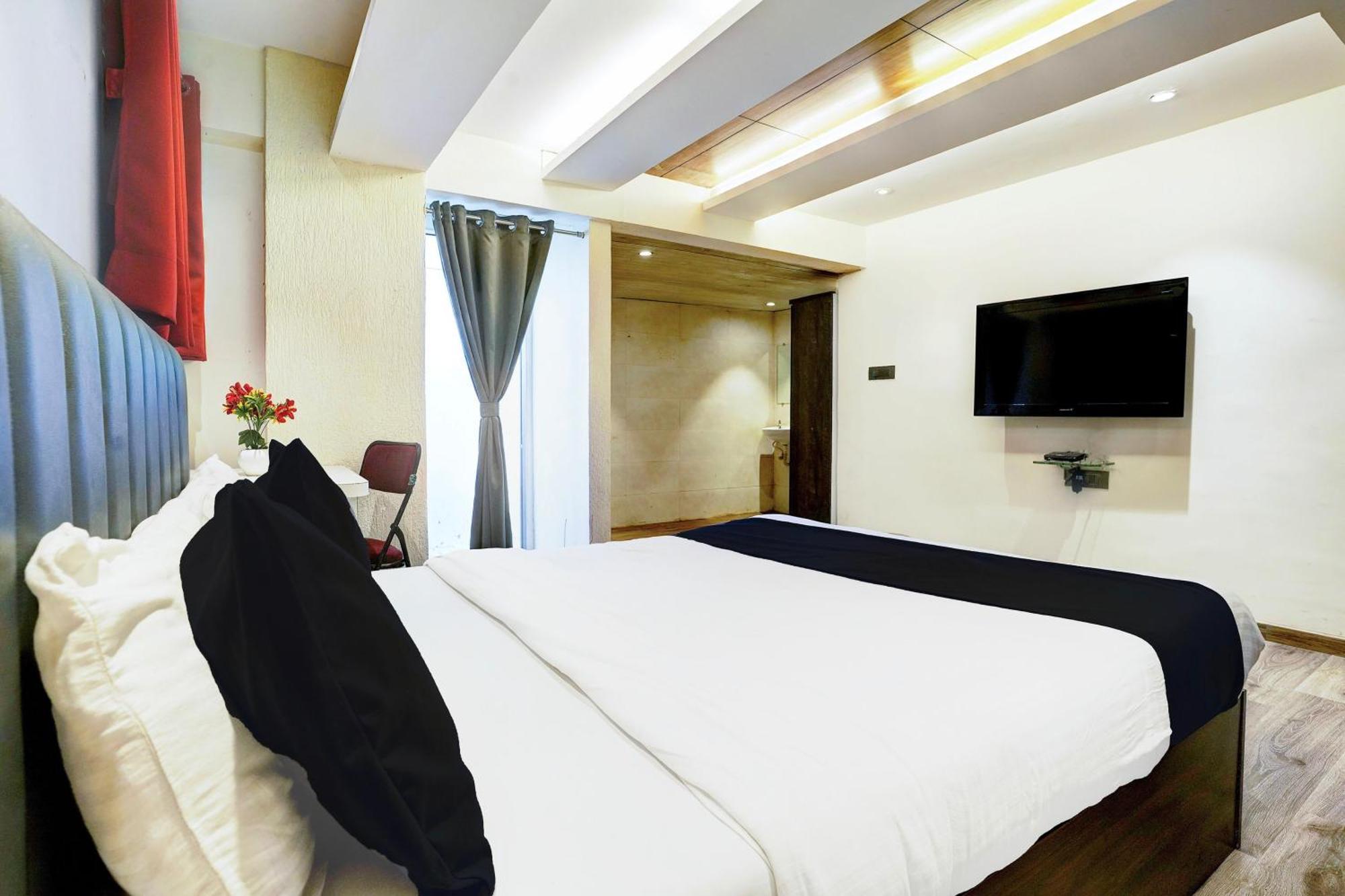 Super Hotel O Seawoods Near Palm Beach Road Formerly Sai Roop Нави Мумбай Екстериор снимка
