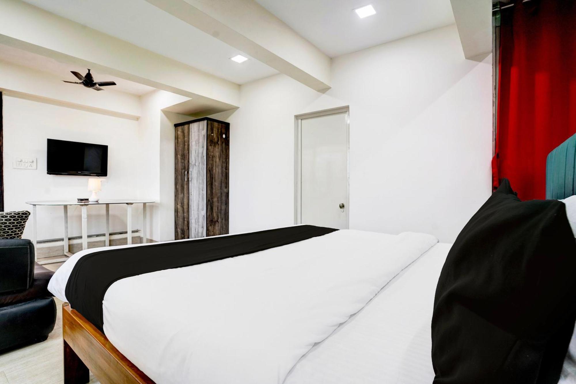 Super Hotel O Seawoods Near Palm Beach Road Formerly Sai Roop Нави Мумбай Екстериор снимка