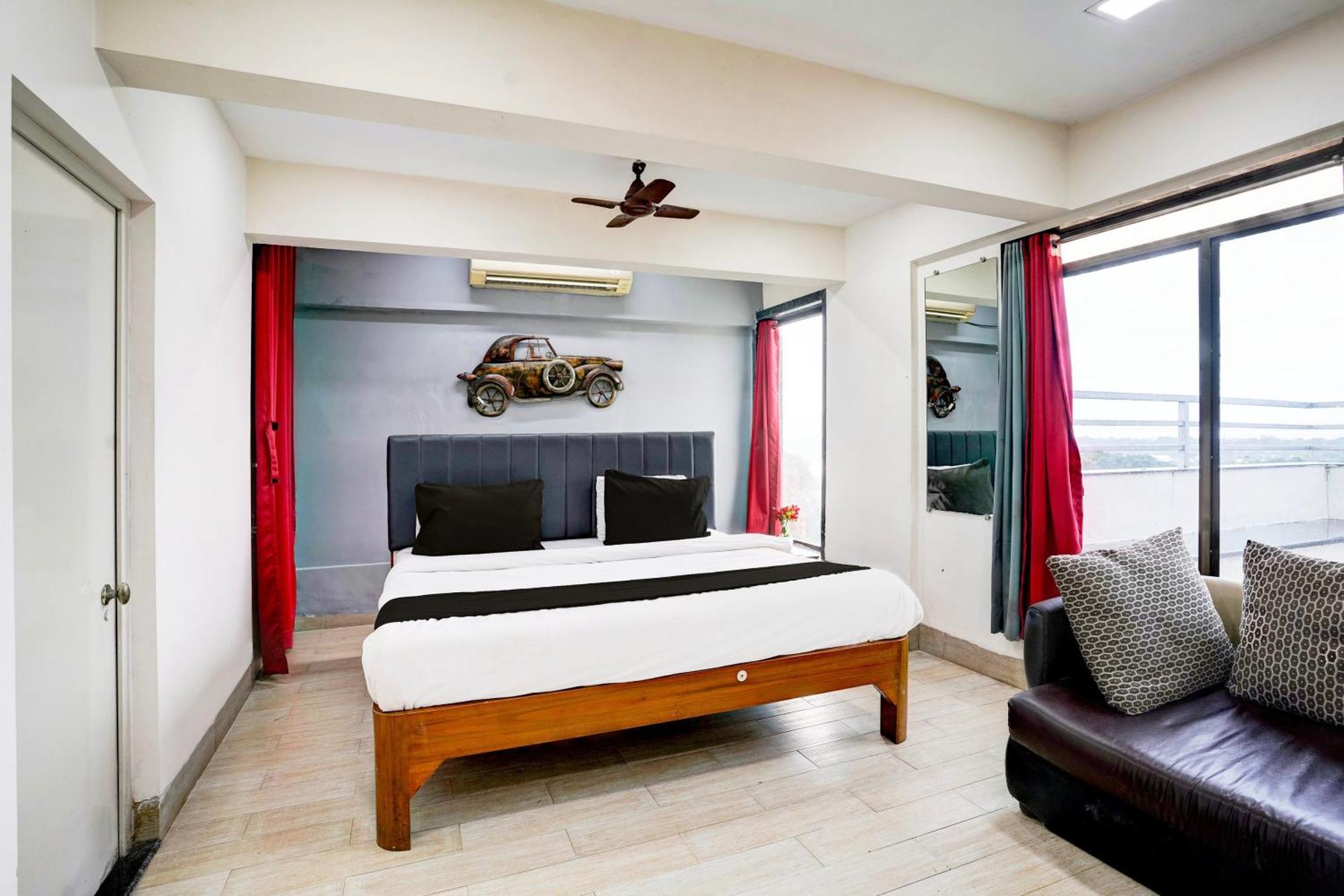 Super Hotel O Seawoods Near Palm Beach Road Formerly Sai Roop Нави Мумбай Екстериор снимка