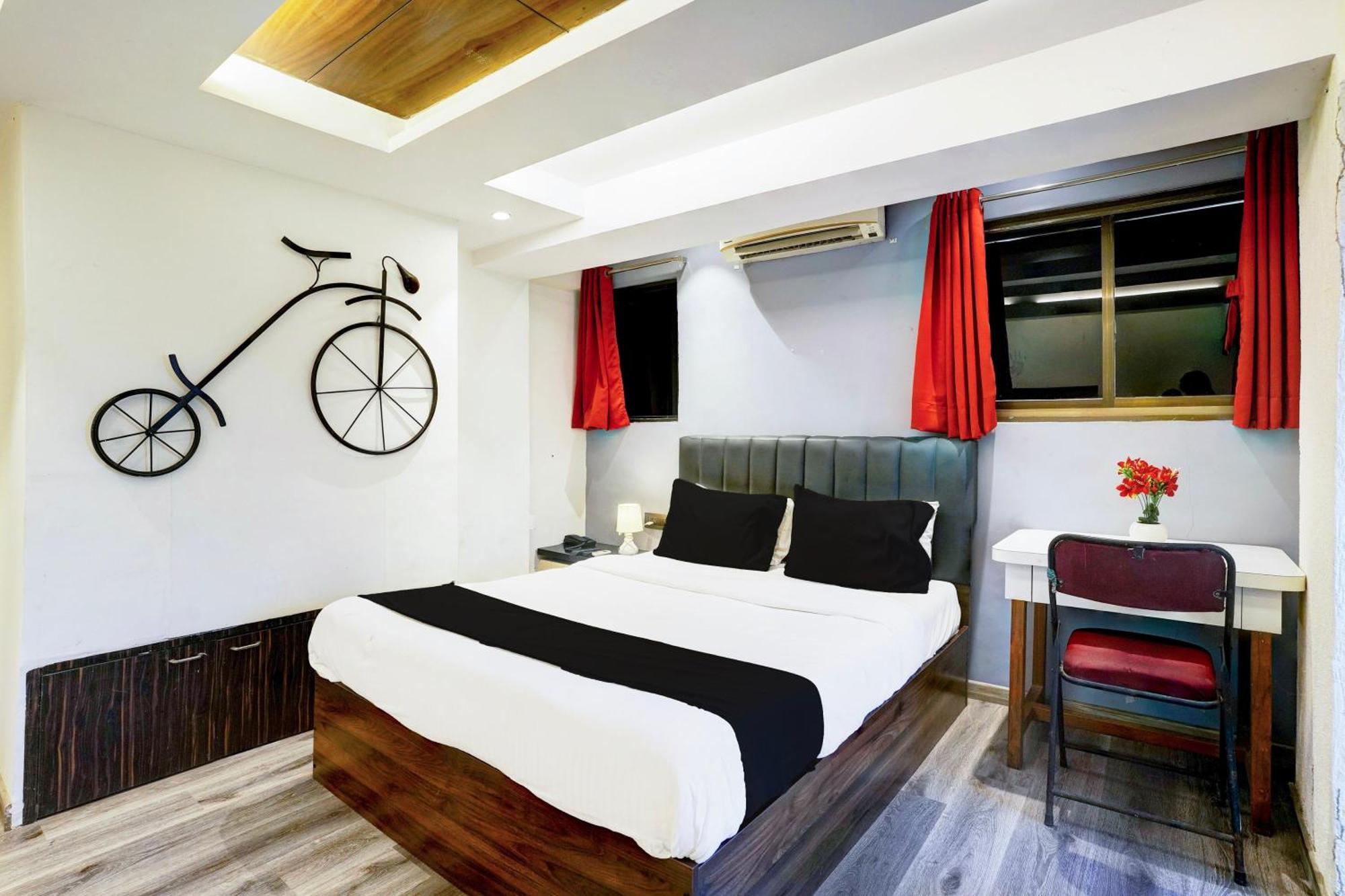 Super Hotel O Seawoods Near Palm Beach Road Formerly Sai Roop Нави Мумбай Екстериор снимка